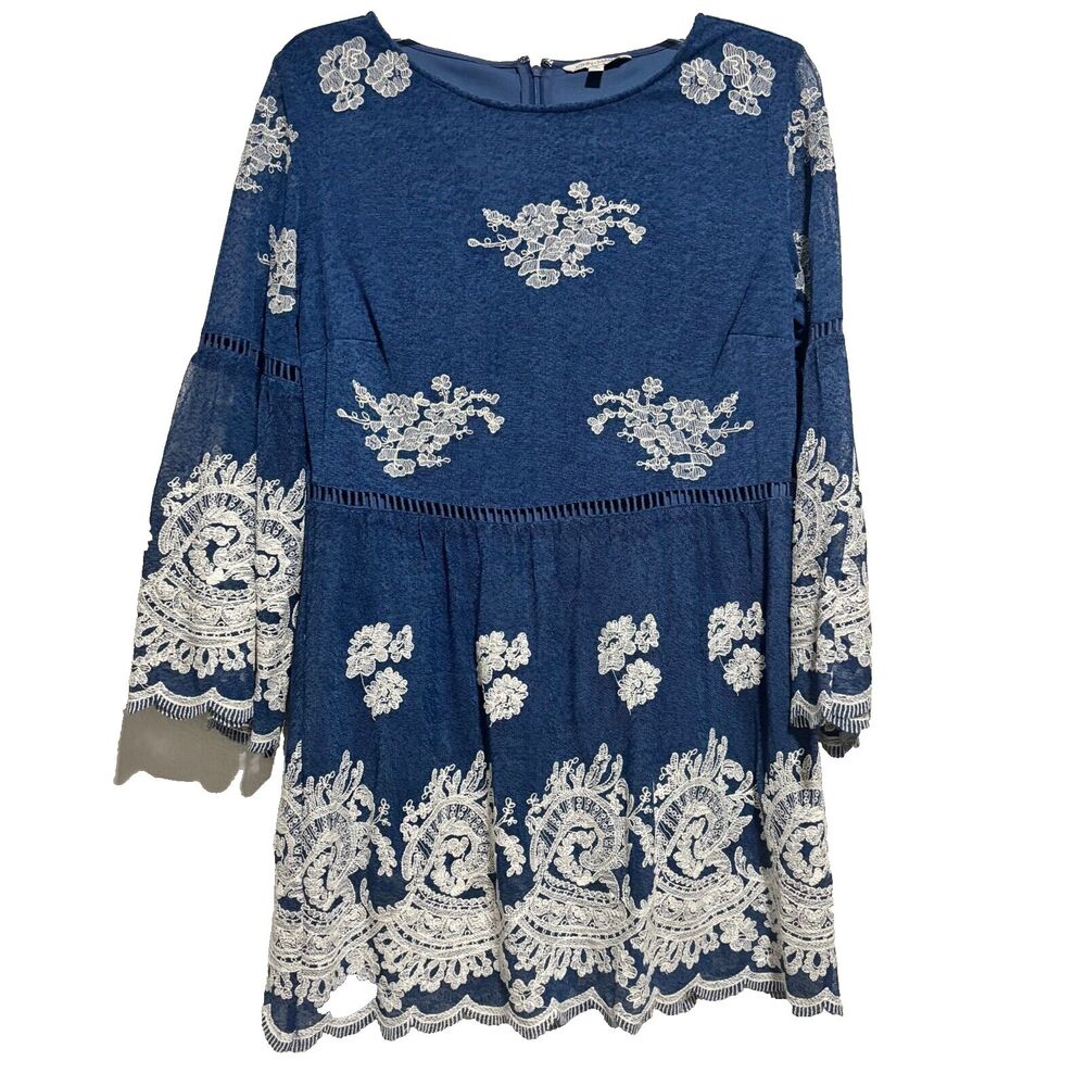 John‎ Mark Fleur In Bloom Blouse Top Small Blue White Embroidery Bell Sleeve